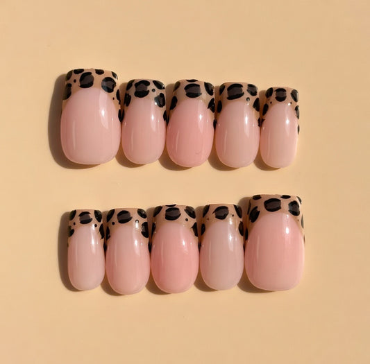 Künstliche Nägel zum Aufkleben