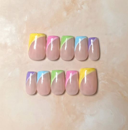 Künstliche Fingernägel zum Aufkleben