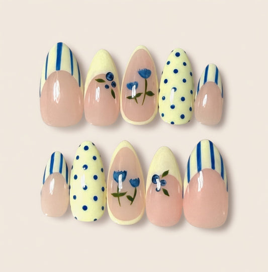 Künstliche Fingernägel zum Aufkleben