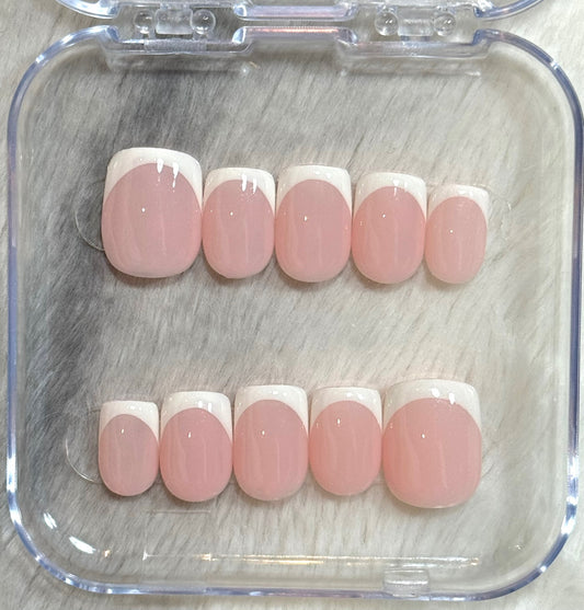 Künstliche Fingernägel zum Aufkleben
